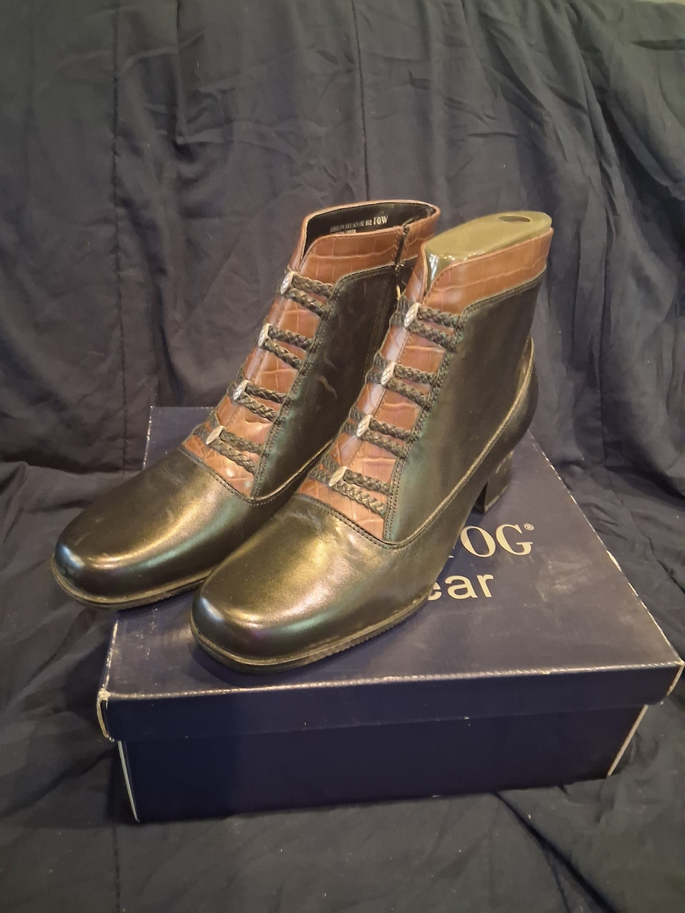 London Fog "Sibelen" Ankle Boots (Size 10)
